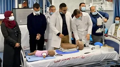Pioneering Contingent of Learners Evacuated from the Gaza Strip to Pursue Education in the United Kingdom
